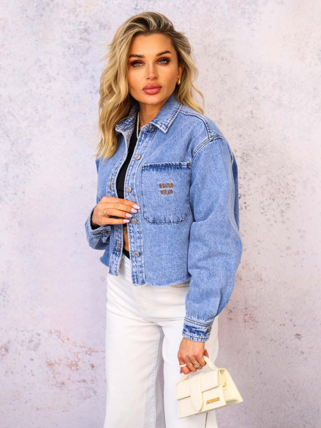 KRÓTKA KURTKA JEANSOWA Z SUROWYM ZAKOŃCZENIEM