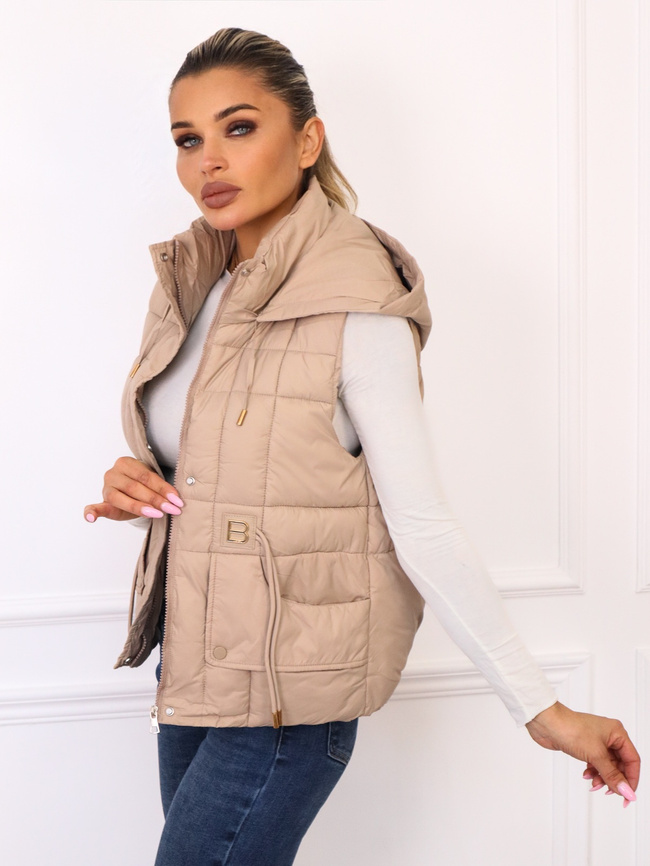 KAMIZELKA Z OZDOBNYMI NASZYWKAMI- CAPUCCINO