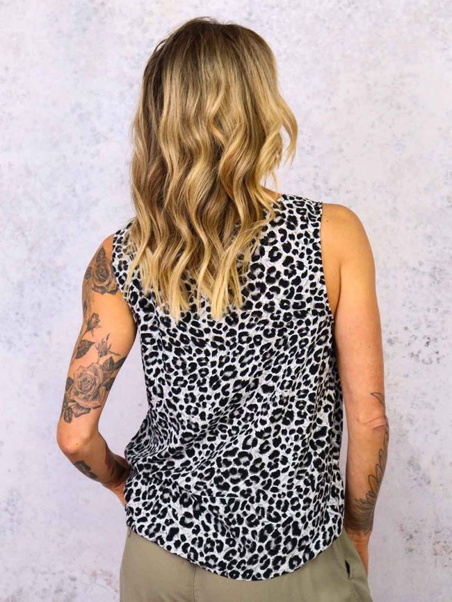 TOP NA RAMIĄCZKACH W PANTERKĘ- BIAŁY