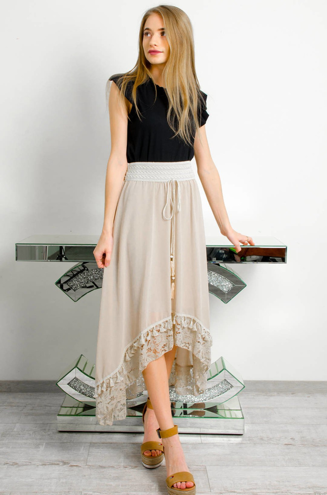 DŁUGA ASYMETRYCZNA SPÓDNICA Z KORONKOWYM ZDOBIENIEM W KOLORZE BEŻOWYM