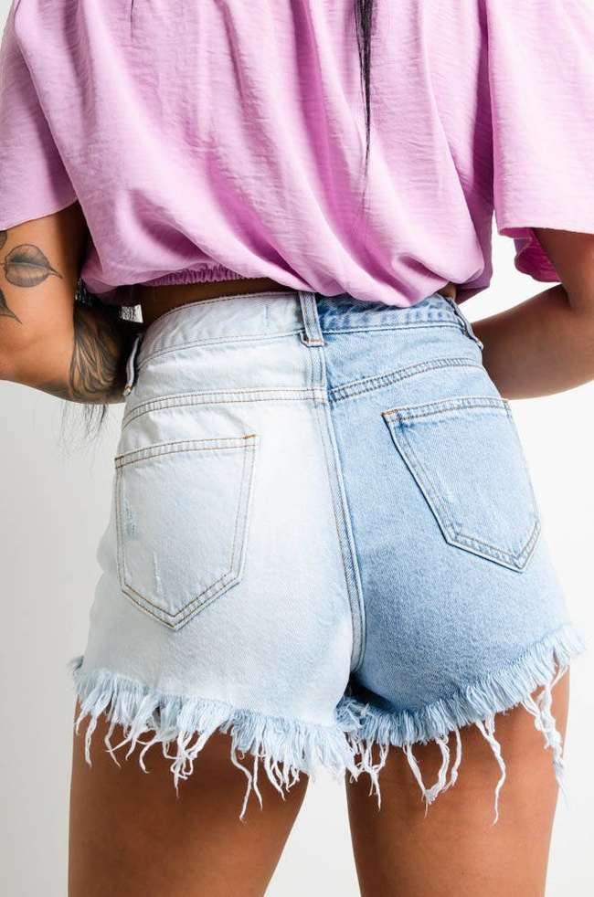 JASNE SZORTY JEANSOWE Z SZARPANIAMI