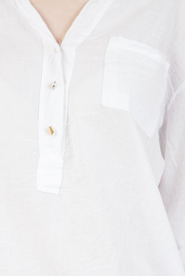 Biała koszula ze stójką