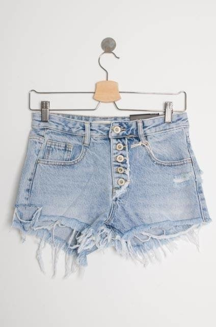 JASNE JEANSOWE SZORTY ZAPINANE NA GUZIKI