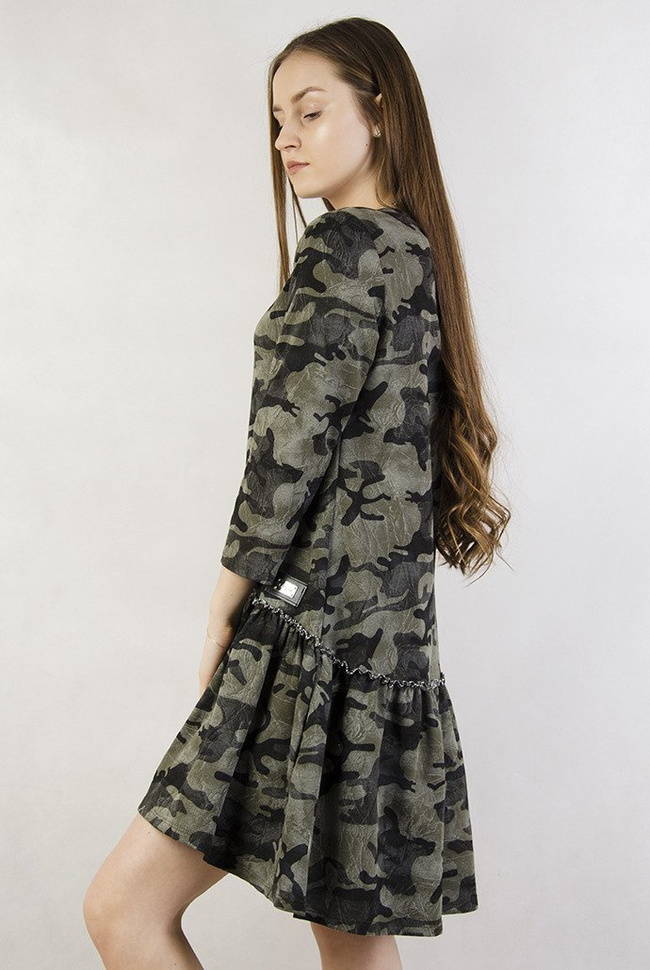 Sukienka moro z rozkloszowanym dołem 