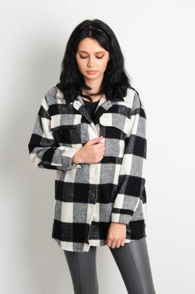 CZARNO BIAŁA KURTKA KOSZULA W KRATĘ Z KAPTUREM 