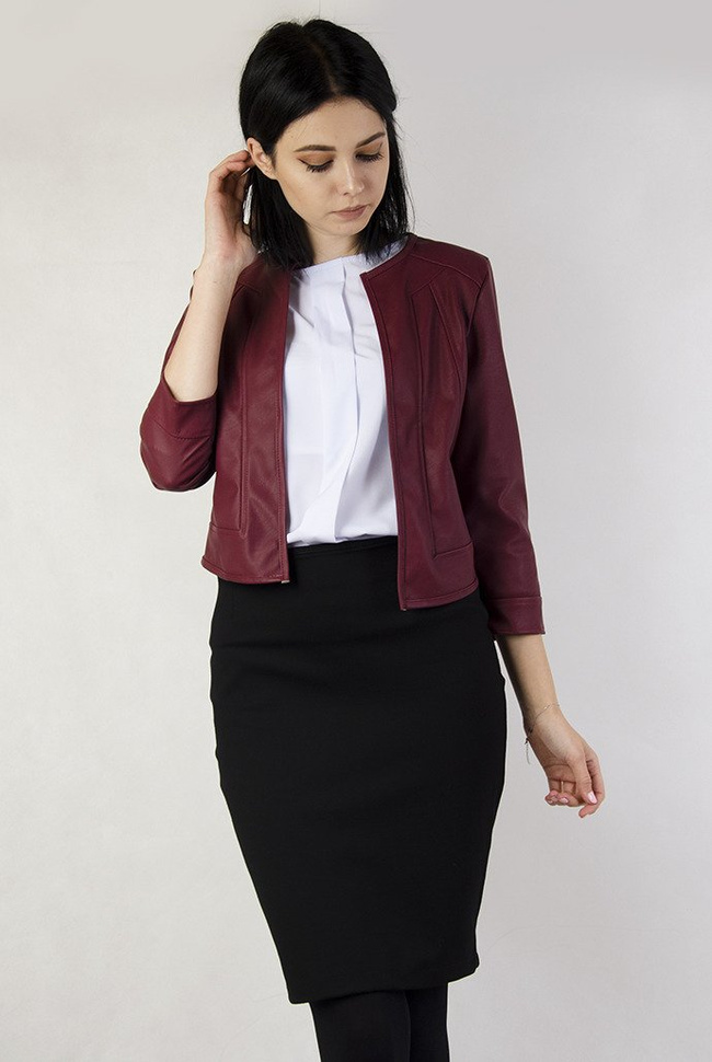 Bordowy żakiet skajkowy