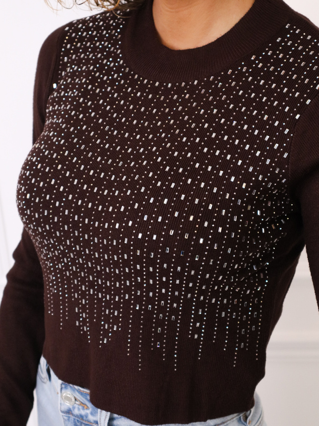 KRÓTKI SWETER ZDOBIONY CYRKONIAMI- BRĄZOWY