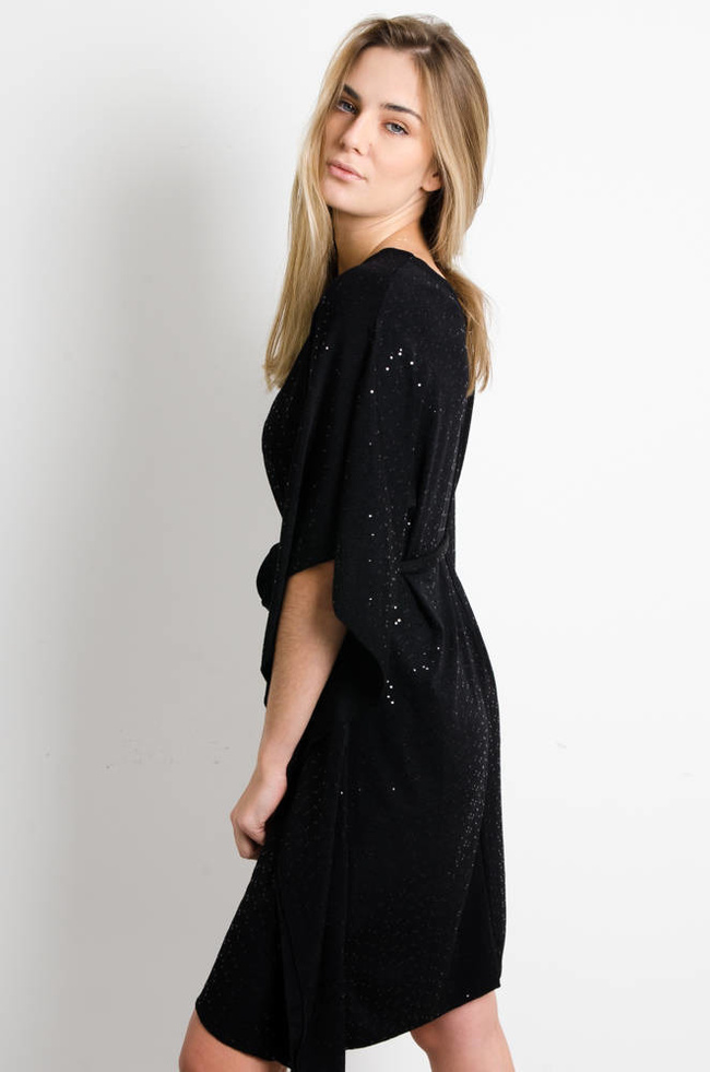 CZARNA BŁYSZCZĄCA SUKIENKA- NIETOPERZ