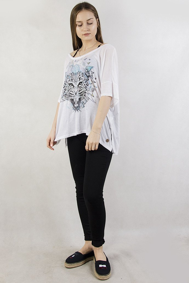 Biała, luźna bluzka