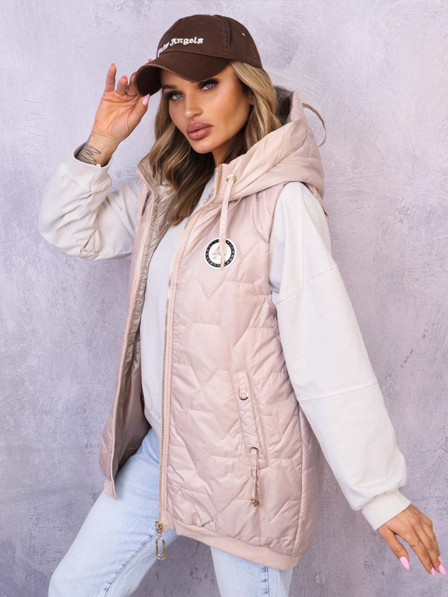 ASYMETRYCZNA KAMIZELKA Z OZDOBNĄ NASZYWKĄ- BEŻOWA