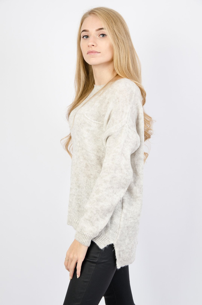 BEŻOWY SWETER Z ROZCIĘCIEM Z TYŁU