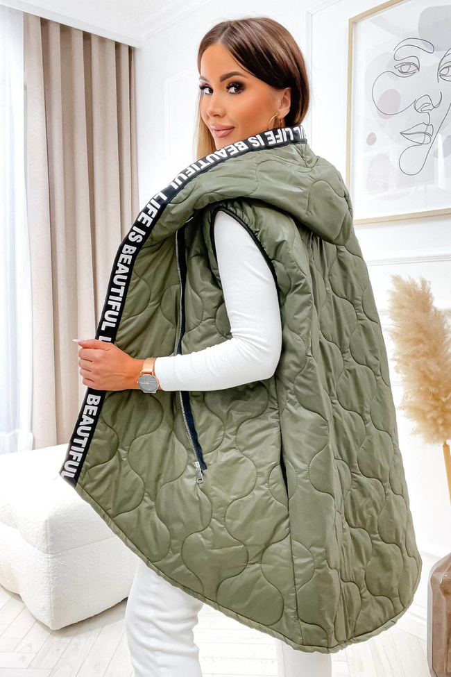 ZIELONA PIKOWANA KAMIZELKA Z OZDOBNYM PASEM