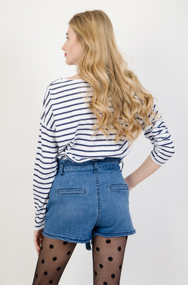 Biała bluzka oversize w paski