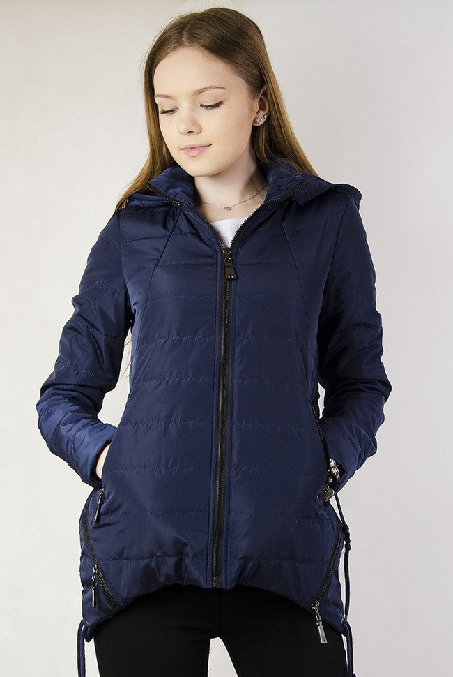 Asymetryczna granatowa kurtka