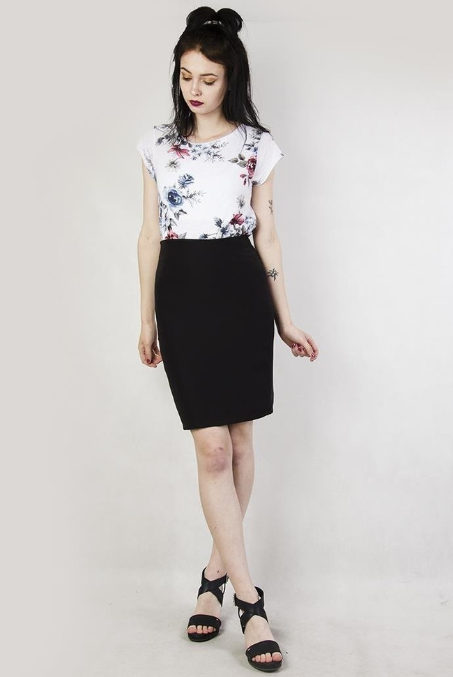 Biała bluzka w kwiaty, z krótkim rękawem