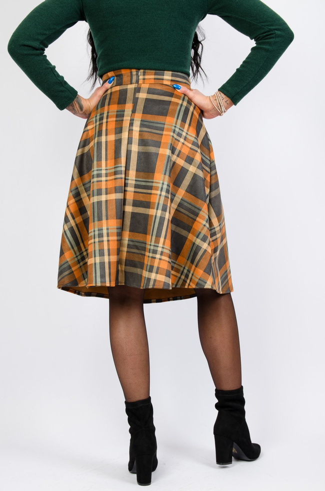 Rozkloszowana spódnica midi w kratę