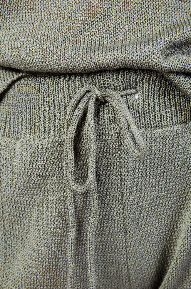 ZIELONY AKRYLOWY KOMPLET SPODENKI + BLUZKA