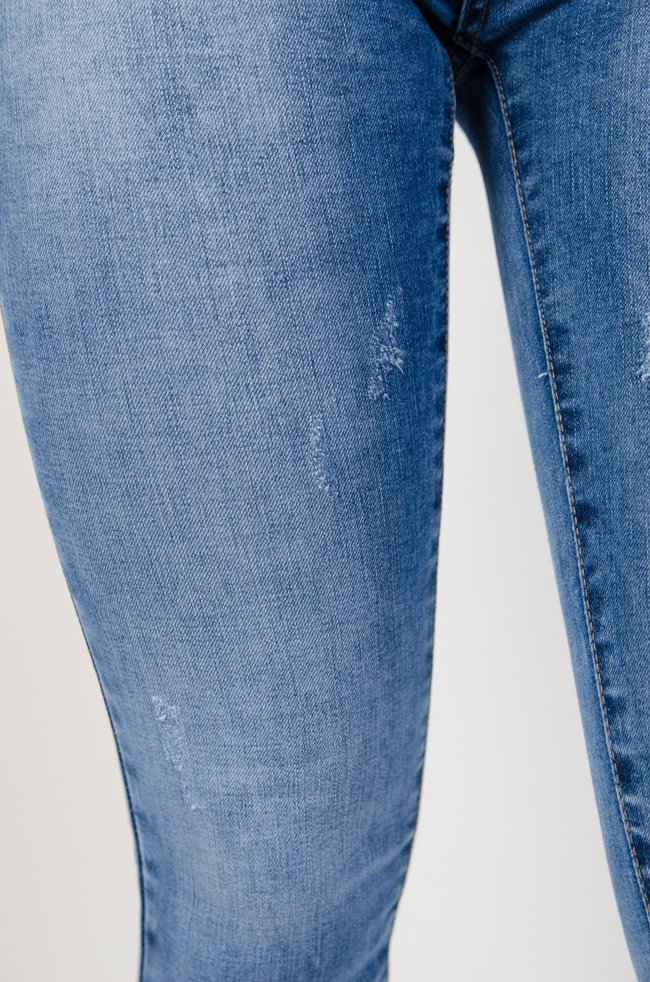 Jasne spodnie jeansowe  7/8, typu push up