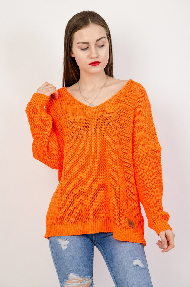 Pomarańczowy sweter z dekoltem w serek