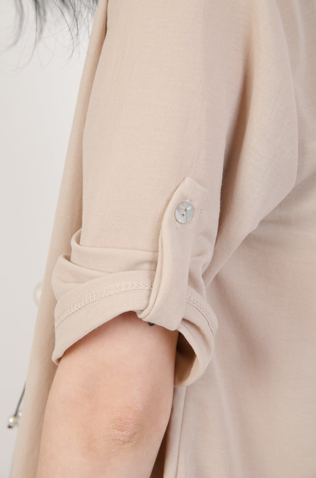 Beżowa asymetryczna bluzka z falbaną + wisiorek 