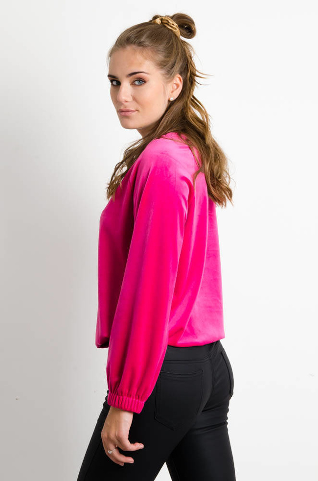 RÓŻOWA BLUZA WELUROWA Z FALBANKĄ