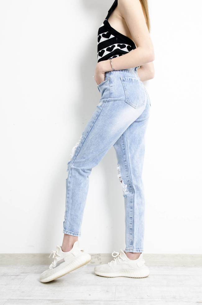 SPODNIE JEANSOWE BOYFRIEND Z DZIURAMI