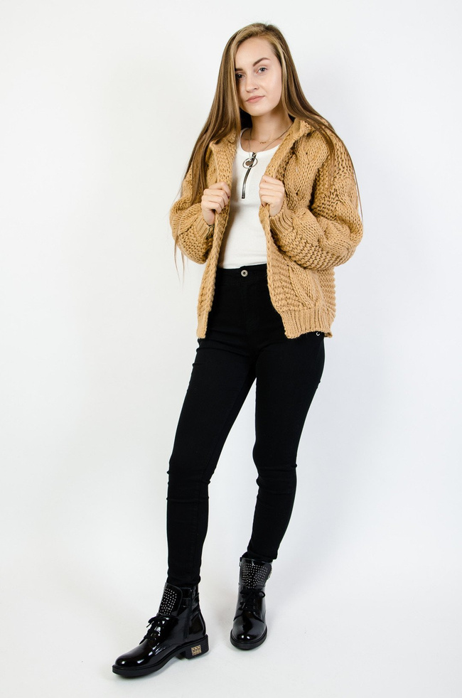 Brązowy pleciony sweter z kapturem