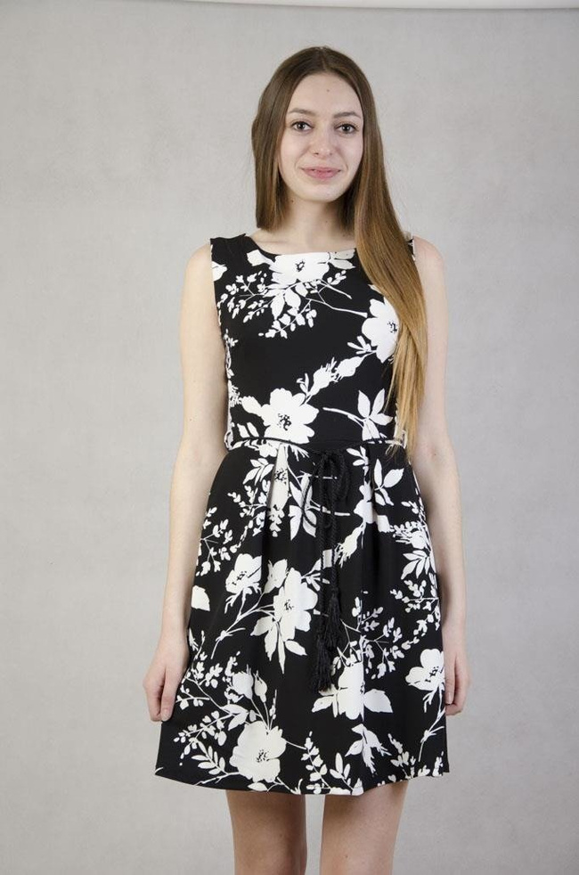 Sukienka  czarna w białe kwiaty