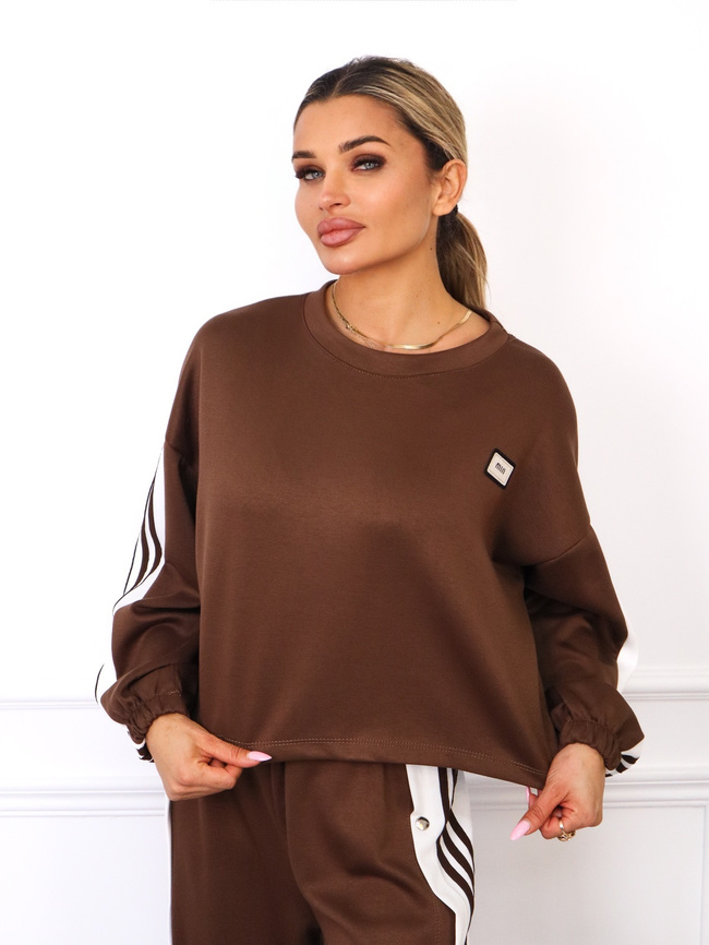 KOMPLET MASEŁKO BLUZA Z NASZYWKĄ+ SPODNIE ZAPINANE PO BOKACH- BRĄZOWY