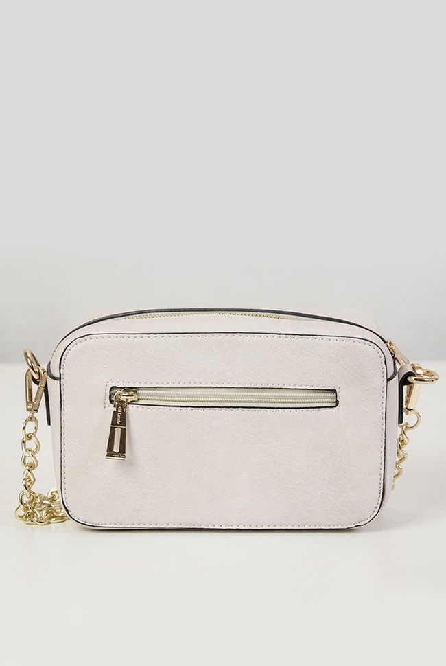Kremowa usztywniana torebka na łańcuszku