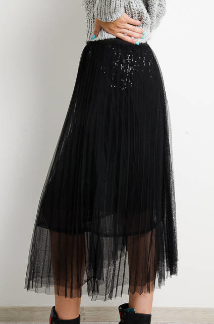 CZARNA SPÓDNICA TIULOWA Z CEKINAMI