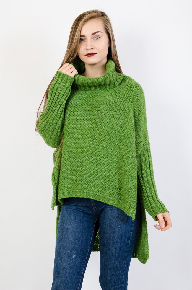 Asymetryczny sweter oversize z golfem