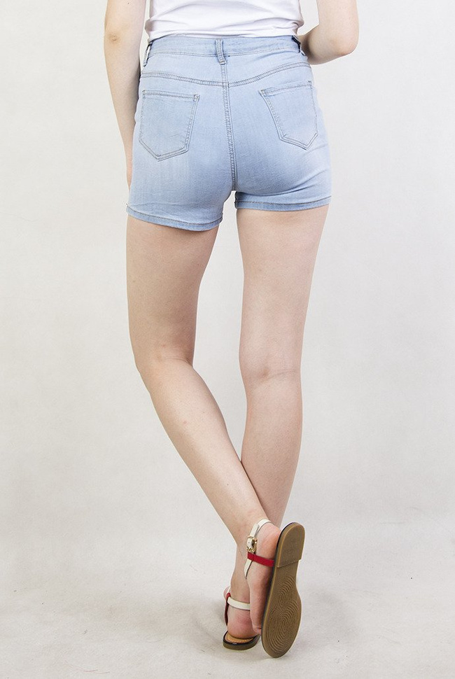 Jasnoniebieskie jeansowe szorty