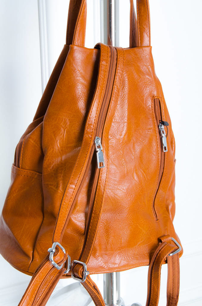 PLECAK Z OZDOBNYMI ZAMKAMI- BRĄZOWY