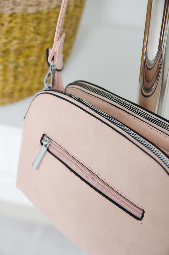 JASNO RÓŻOWA TOREBKA LISTONOSZKA