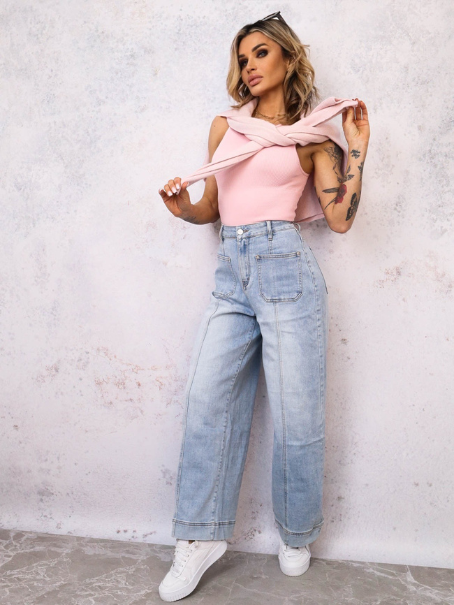 SPODNIE JEANSOWE Z OZDOBNYMI PRZESZYCIAMI I KIESZENIAMI Z PRZODU