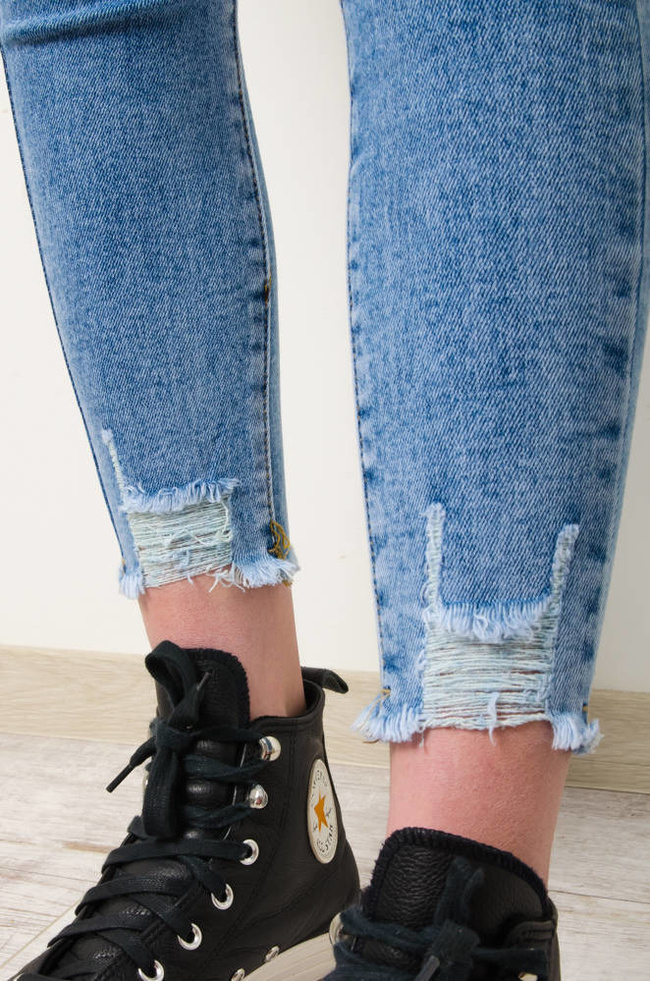 JASNE SPODNIE JEANSOWE Z PRZETARCIAMI-WYSOKI STAN