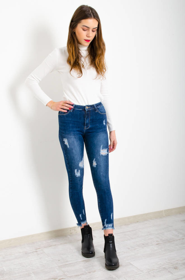 JEANSOWE SPODNIE PUSH UP Z PRZETARCIAMI- WYSOKI STAN