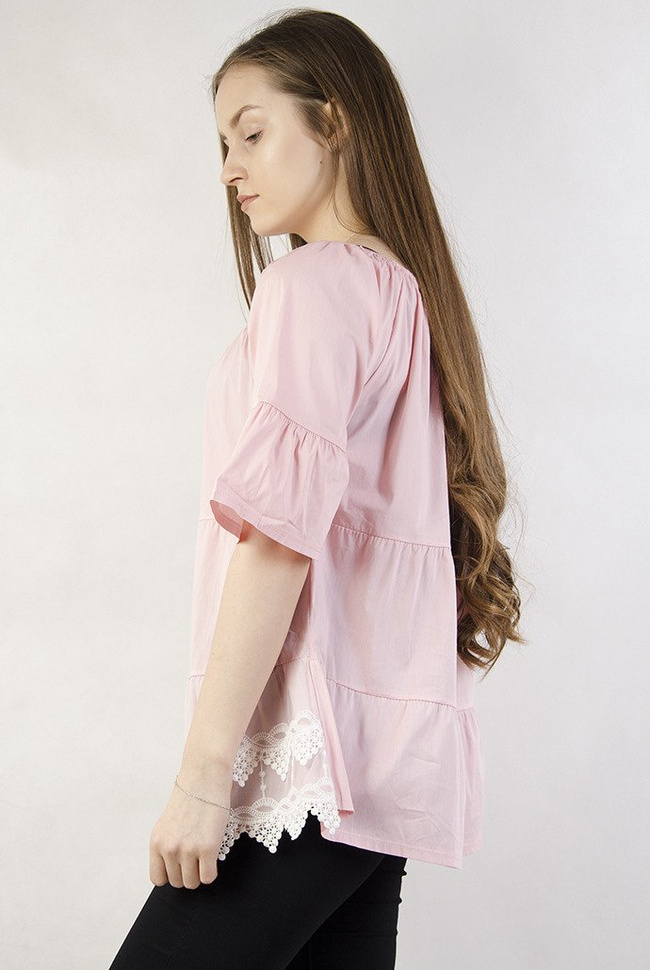 Jasnoróżowa bluzka koszulowa z haftami