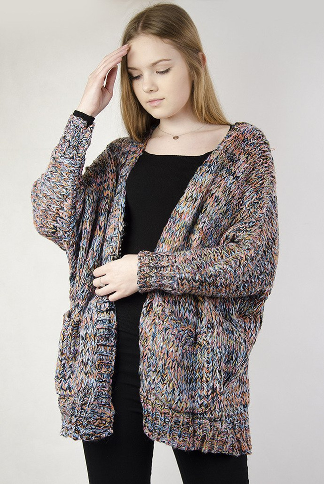 Kolorowy sweter narzuta z kieszeniami