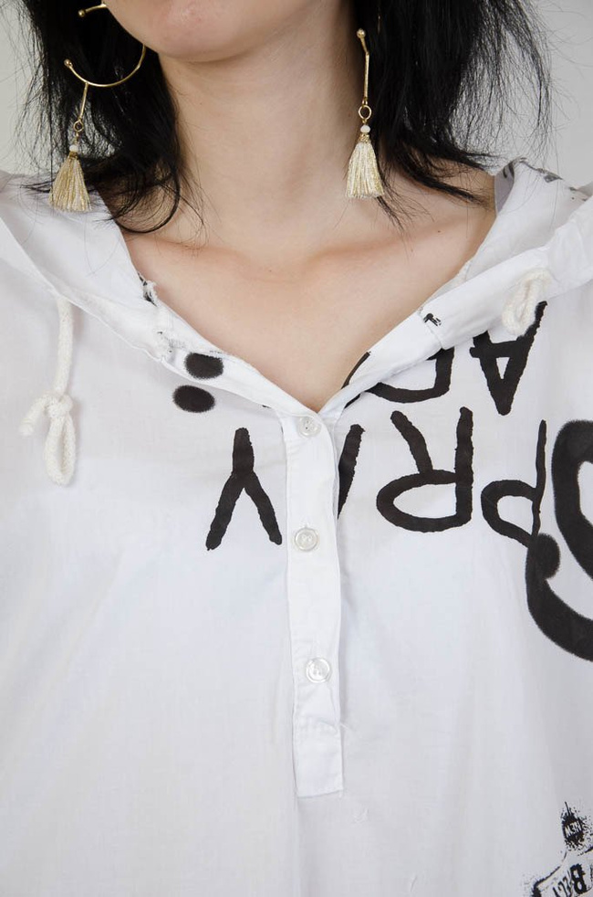 BIAŁA DŁUGA BLUZKA Z NAPISAMI