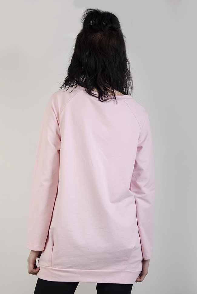 Jasnoróżowa bluzka z szarą naszywką słoniem