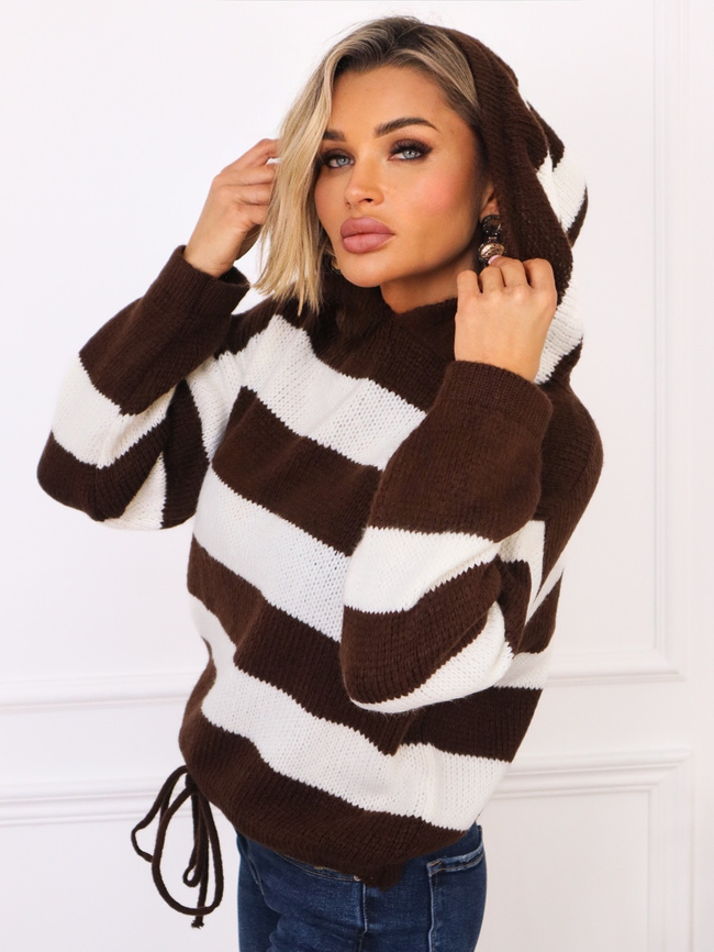 SWETER W PASKI Z KAPTUREM I ŚCIĄGACZEM NA DOLE- CZEKOLADOWY