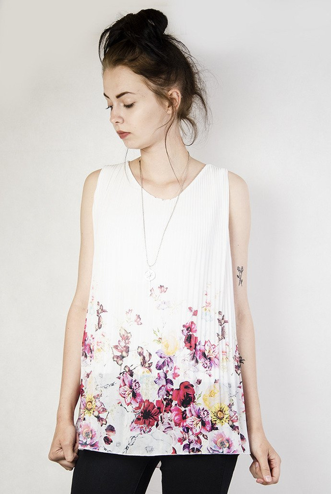 Biała, plisowana bluzka 