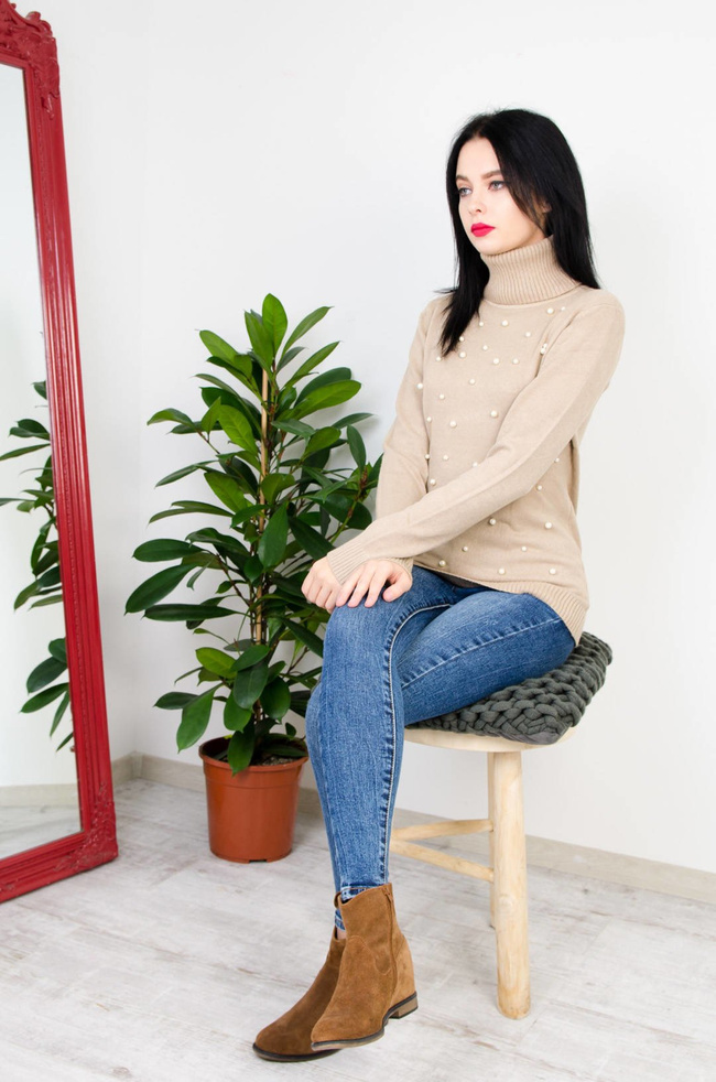 BEŻOWY GOLF Z PEREŁKAMI