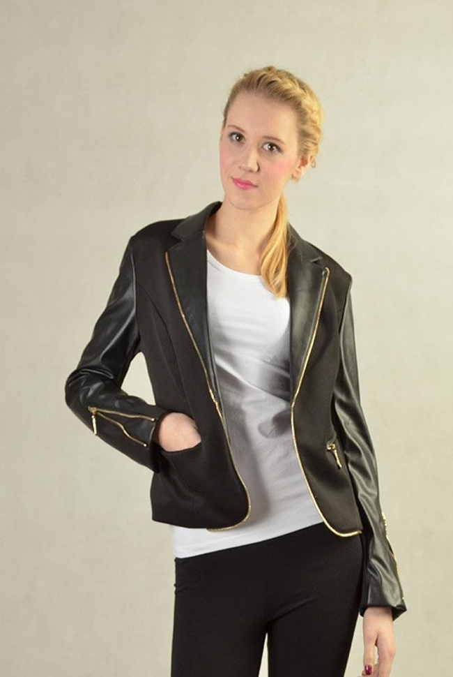 Marynarka-ramoneska, taliowana i dopasowana do figury