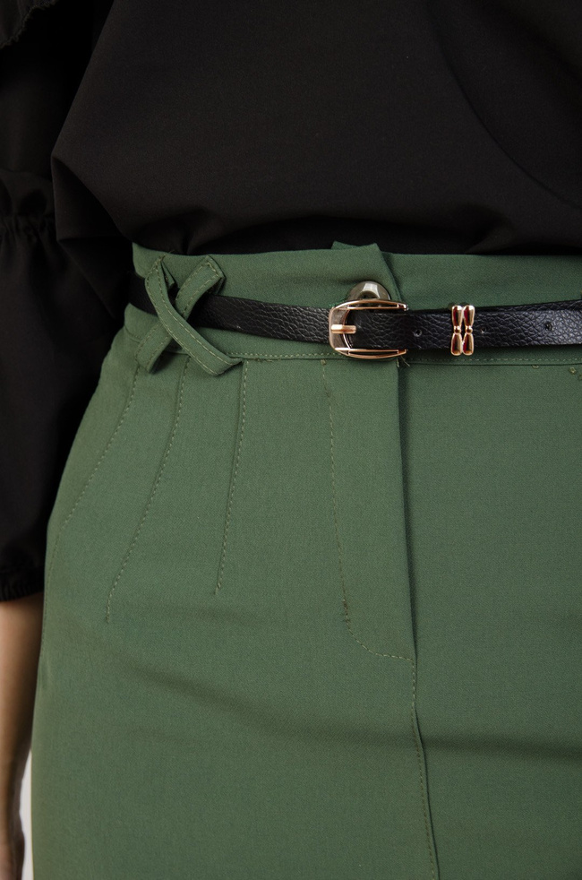 Zielona materiałowa spódnica z paskiem