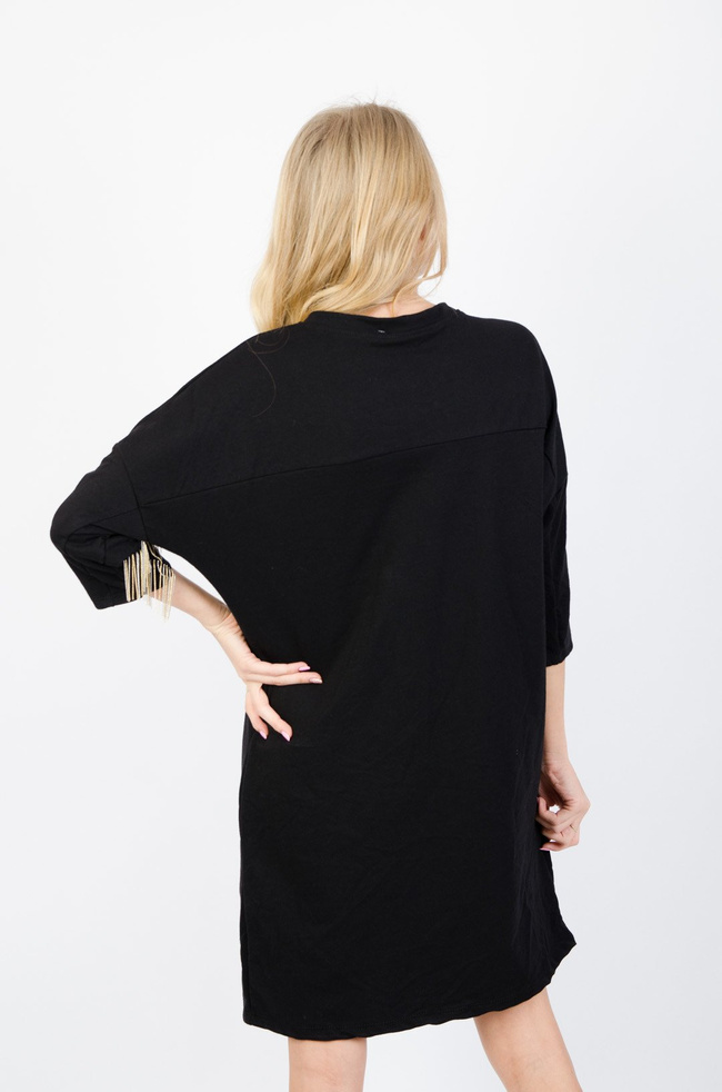 CZARNA DZIANINOWA SUKIENKA Z FRĘDZLAMI