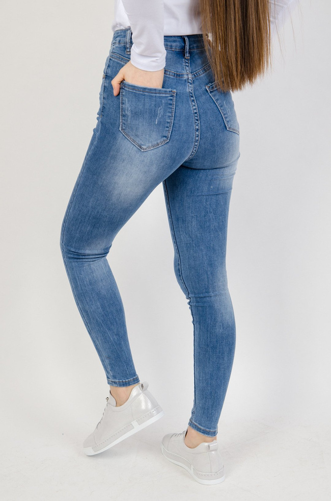 Jasne spodnie jeansowe delikatnie cieniowane