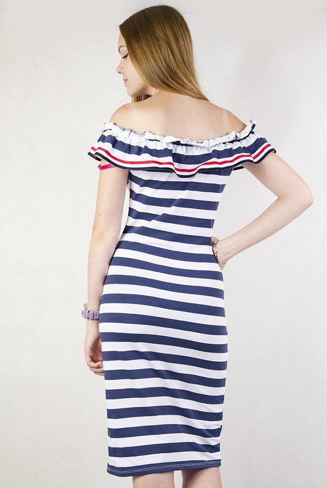 Przylegająca sukienka w paski, z szerokim dekoltem